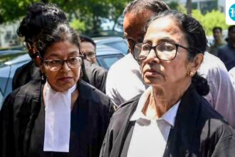 making-way-through-slogans,-mamata-banerjee-argues-in-the-calcutta-high-court;-bci-asks-if-she-has-a-licence