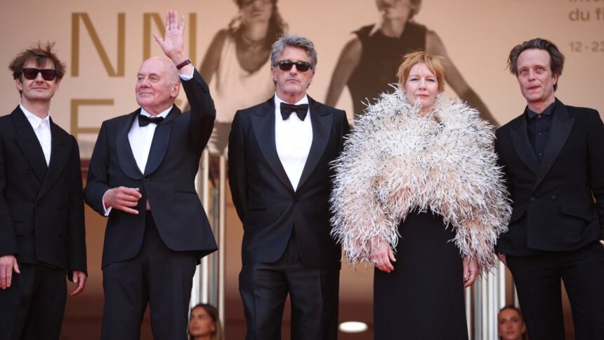 cannes-film-festival-hosts-“homeland-of-the-fathers”-with-a-standing-ovation-for-sandra-holler-and-pawel-pawlikowski