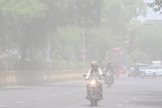 strong-winds-and-dust-storm-hit-delhi-national-capital-region;-the-imd-issues-an-orange-alert