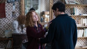 ‘parallel-stories’-review:-a-sumptuous-ensemble-led-by-isabelle-huppert-and-virginie-efira-can’t-help-asghar-farhadi’s-aimless-film-find-its-compass