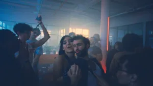 ‘club-kid’-review:-party-animal-turns-into-papa-bear-in-this-smart-and-charming-drama-from-jordan’s-first-man
