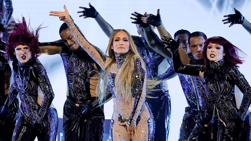 could-a-focus-on-fans-boost-the-american-music-awards?