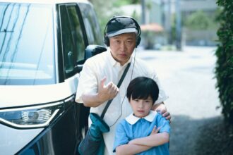 hirokazu-kore-eda,-the-great-humanist-of-japanese-cinema,-tackles-the-age-of-artificial-intelligence-in-“sheep-in-a-box”