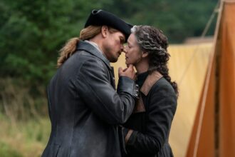 even-caitriona-balfe-and-sam-heughan-don’t-know-how-to-interpret-that-‘outlander’-ending