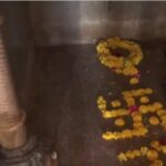 devotees-perform-prayers-at-bhoshala-complex-in-dhar-after-madhya-pradesh-hc-ruling-|-he-watches