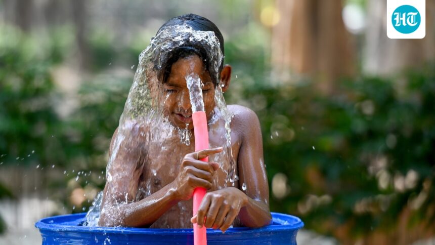 temperature-is-below-normal-minimum-in-delhi;-strong-winds-are-expected-during-the-next-few-days