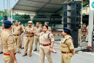 lucknow:-a-man-strangles-his-wife-on-suspicion-of-having-an-affair,-and-puts-her-body-in-a-trolley-case