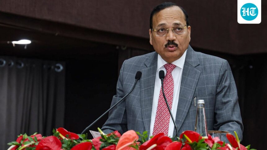 “young-people-respect-me,-i-see-them-as-pillars-of-a-developed-india,”-clarifies-the-cji-a-day-after-the-‘cockroaches’-remark.