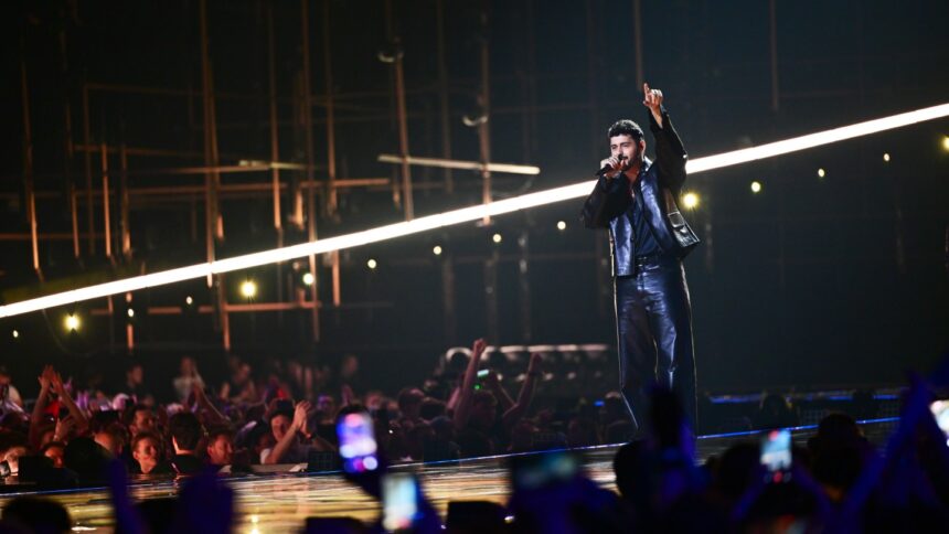 the-israeli-eurovision-singer-spent-months-rehearsing-the-booing-simulation