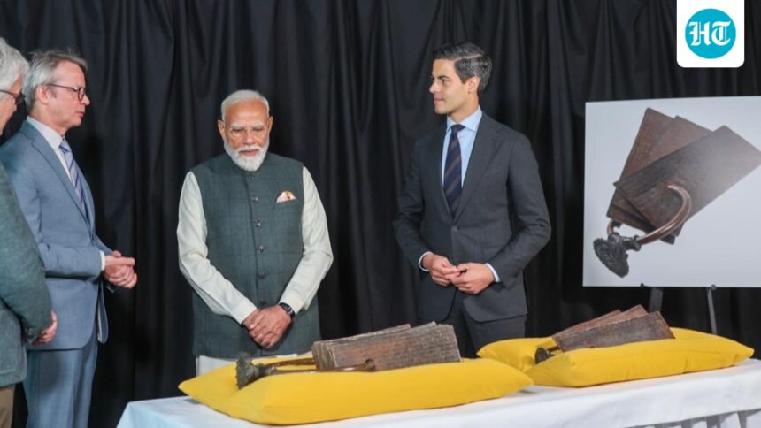 what-are-chola-paintings?-netherlands-returns-1,000-year-old-indian-heritage-to-pm-modi