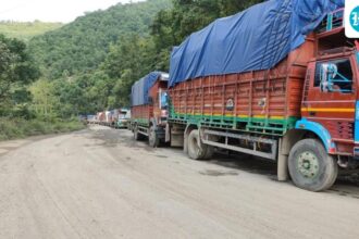 lockdown-due-to-killing-of-church-leaders-in-manipur-has-left-300-vehicles-stranded-on-nh-2