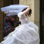 “an-orange-wedding”-is-about-family-and-“how-emotions-flow-between-its-members,”-says-christophe-honore-(cannes-exclusive-clip)