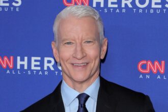 anderson-cooper’s-kids:-all-about-the-cnn-anchor’s-sons-wyatt-and-sebastian