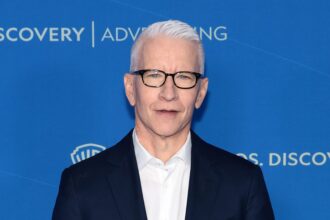 anderson-cooper-net-worth:-how-much-money-does-a-cnn-anchor-make?