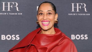 tracee-ellis-ross-makes-her-broadway-debut-in-every-brilliant-thing