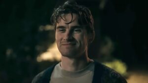 ‘obsession’-star-michael-johnston-knows-you-think-bear-is-the-real-villain-—-but-he-disagrees