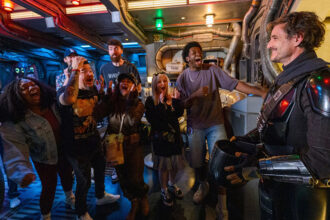 disney-is-under-fire-for-the-“mandalorian”-fan-meeting-“organized”-by-pedro-pascal.