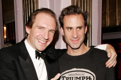 ralph-fiennes’s-six-siblings:-get-to-know-his-brothers-and-sisters,-including-superstar-joseph