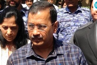 hc-issues-contempt-notice-to-kejriwal;-strives-to-maintain-social-media-history