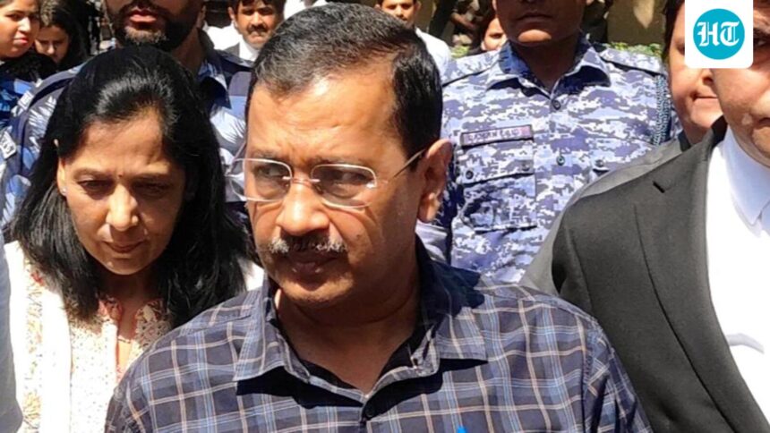 hc-issues-contempt-notice-to-kejriwal;-strives-to-maintain-social-media-history