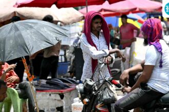 heatwave-in-delhi-as-temperatures-reach-44-degrees-celsius,-imd-issues-warning