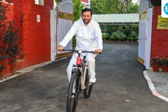 haryana-cm-bike-rides-to-sukhna-lake-from-official-residence;-he-urges-the-public-to-save-fuel