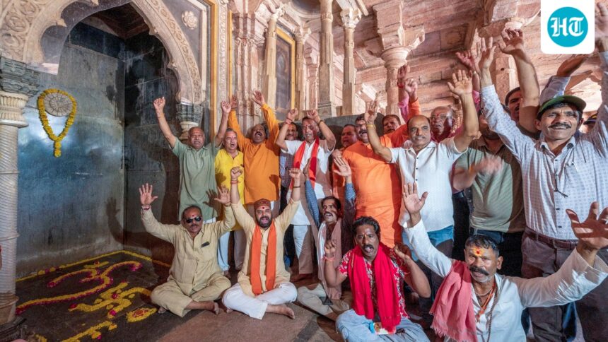 asi-allows-daily-worship-of-hindus-at-mp-bhojshala-after-supreme-court-ruling