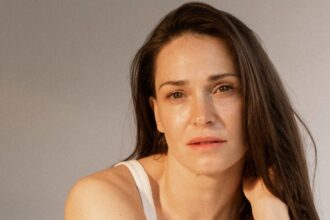 mary-mena-stars-in-alexandra-mathieu’s-first-film,-the-alternative-love-triangle-drama-“shibboleth”-(exclusive)