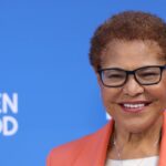 karen-bass-endorses-hollywood-crew-unions-in-los-angeles-mayor’s-race