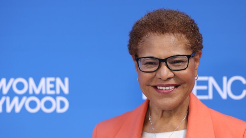 karen-bass-endorses-hollywood-crew-unions-in-los-angeles-mayor’s-race