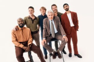 “a-woman-is-literally-eating-my-face”:-glen-powell,-harrison-ford-and-riz-ahmed-on-the-comedy-actors-roundtable