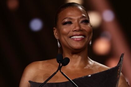 queen-latifah-on-hosting-the-amas:-‘everyone-needs-to-feel-this-energy-coming-from-me’