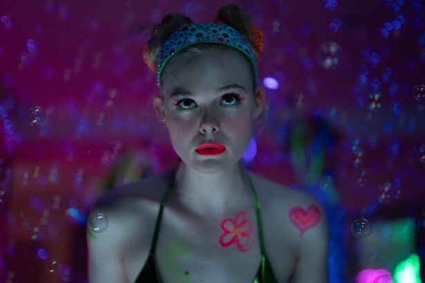 what-elle-fanning-wants-for-season-2-of-margo’s-got-money-troubles