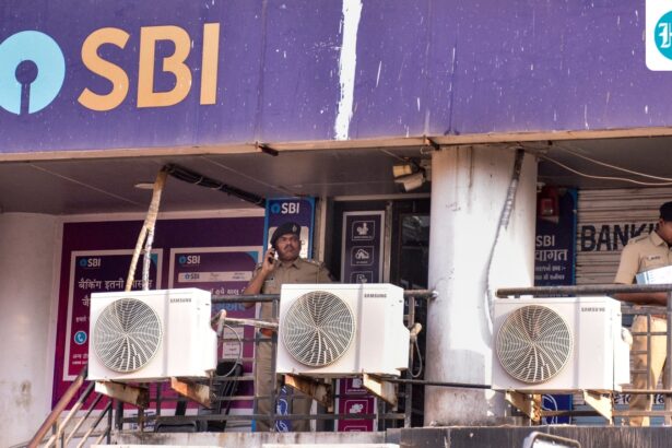 sbi-employees-are-threatening-a-nationwide-strike-from-may-25-over-staffing-and-outsourcing-issues