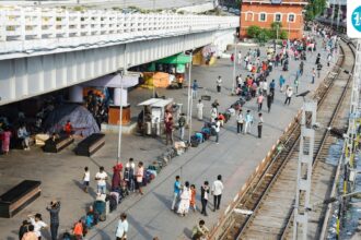 a-man-was-captured-on-cctv-throwing-a-package-like-object-at-kolkata’s-howrah-station,-sparking-a-fire;-investigation-on