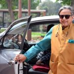 shashi-tharoor-on-cockroach-janta-party’s-need:-‘like-valves-in-a-pressure-cooker’