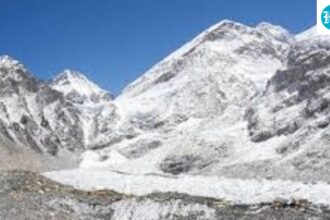two-indian-climbers-died-on-mount-everest-during-descent;-a-briton-sets-a-new-record