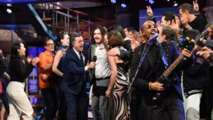 stephen-colbert-danced-the-night-away-with-bette-midler,-the-cbs-cast-at-a-“late-show”-wrap-party.