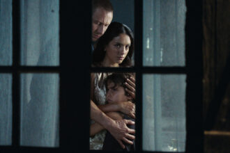 ‘the-birthday-party’-review:-hafsa-herzi,-benoit-magimel,-and-monica-bellucci-in-lea-misius’-thriller-about-a-home-invasion