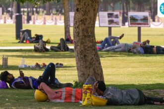 delhi-records-second-warm-night-this-season,-yellow-alert-for-extreme-heat-remains