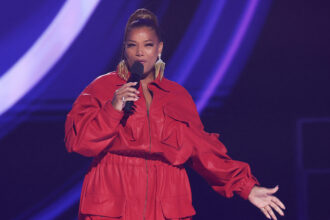 queen-latifah-rocks-the-crowd-as-host-of-the-2026-amas,-and-helps-bts-bring-back-the-awards-show