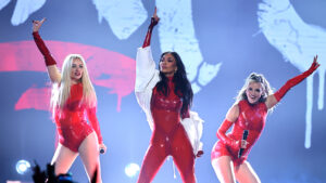 the-pussycat-dolls-deliver-explosive-medley-of-‘don’t-cha’-and-more-hits-at-2026-amas