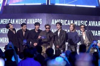 bts-is-greeted-by-screaming-fans-at-their-amas-comeback-after-four-years