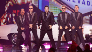 new-kids-in-block-rock-vegas-perform-“you-got-it-(the-right-stuff)”-at-the-2026-american-music-awards