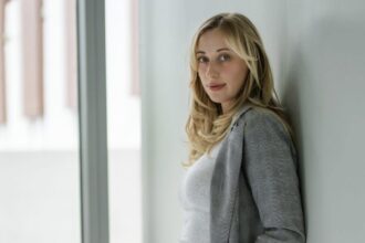 hana-azarenko-helps-high-profile-film-production-companies-work-across-borders-without-collapsing