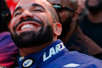 drake-dominates-the-charts-with-42-songs-debuting-on-the-hot-100