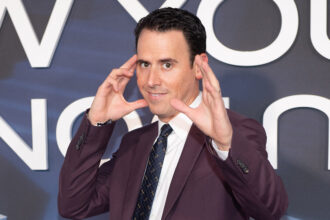 mind-games:-will-a-viral-podcast-expose-america’s-most-famous-mentalist?