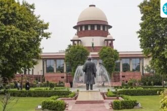 sc-cites-book-shortage,-teachers-challenge-cbse’s-three-language-policy