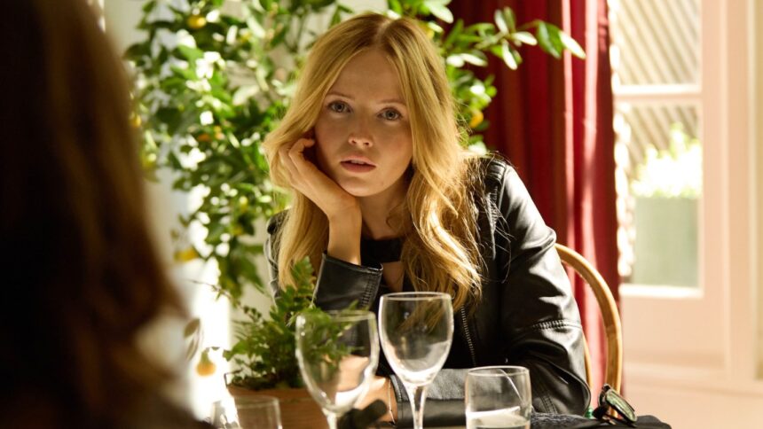 how-ellie-bamber-dealt-with-the-terror-—-and-surprising-empowerment-—-that-came-with-playing-kate-moss