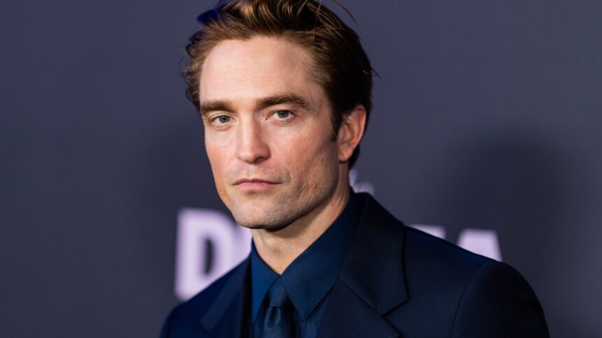 robert-pattinson’s-big-year-continues-with-a-terrifying-trailer-for-“primetime”-from-a24